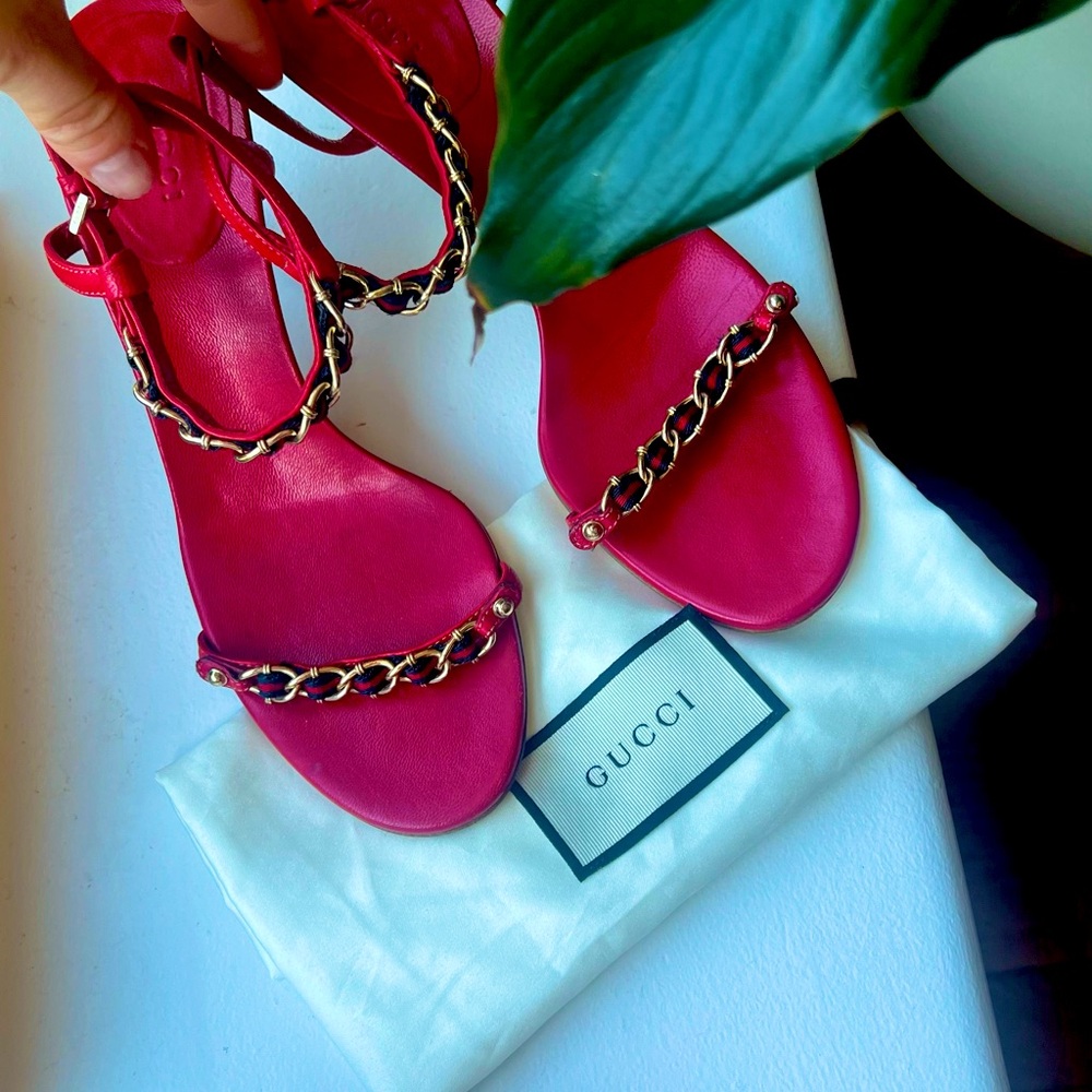 Vintage GUCCI kitten heels 👠